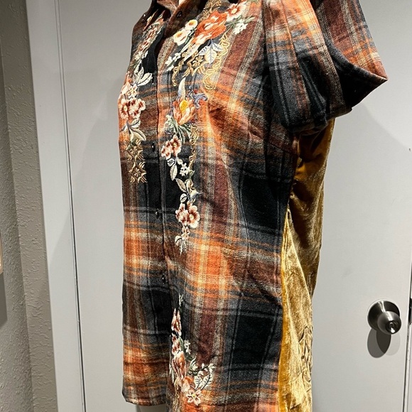 plaid embroidered blouse top by paparazzi - Picture 11 of 12